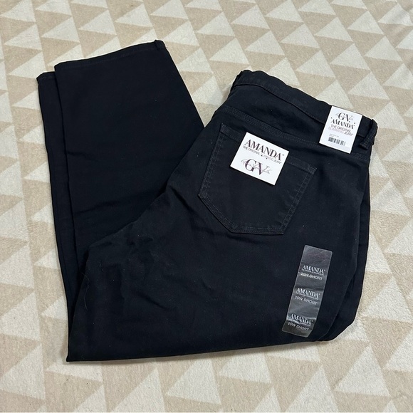 Gloria Vanderbilt
Women's Amanda Classic Straight Jeans - Picture 3 of 5